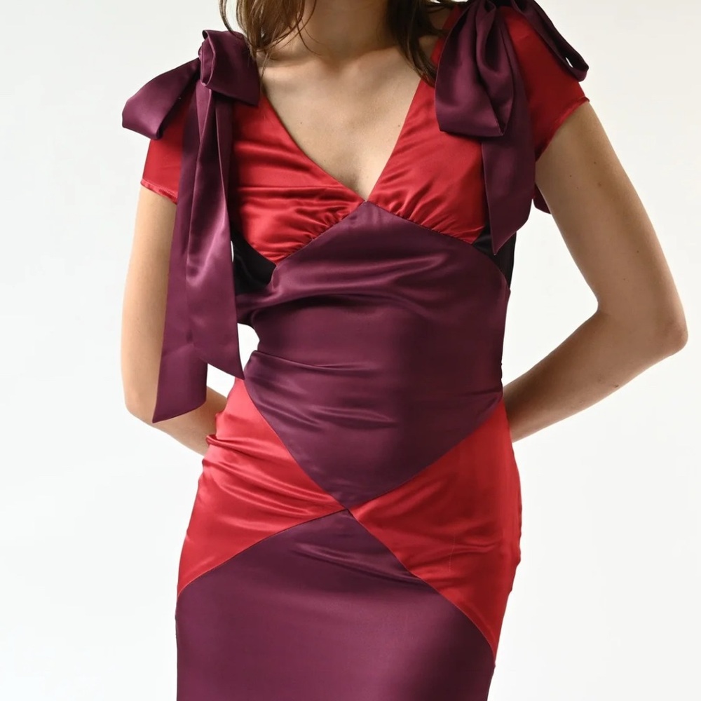 MOORS DRESS Elegant Red and Purple Satin Dress